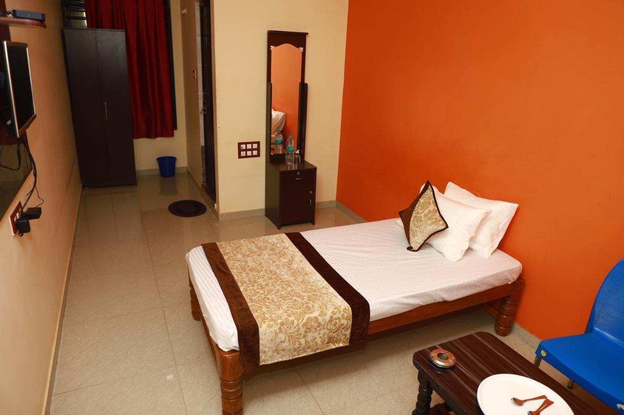 Megha Residency Hotell Haveri Eksteriør bilde